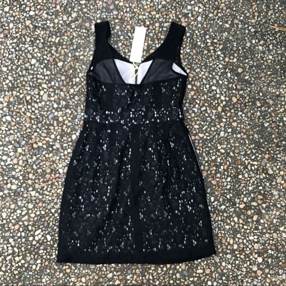 BCBG Black Lace from zip mini party dress 0 - Picture 5 of 7